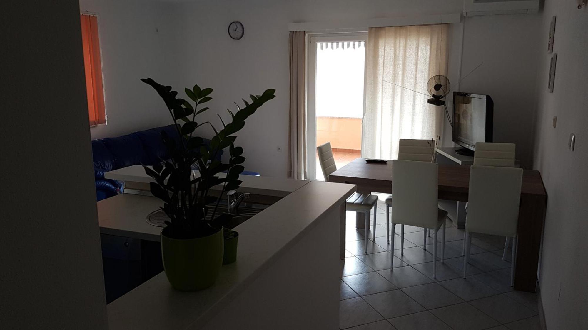 Apartments Mirjana Kustići Εξωτερικό φωτογραφία